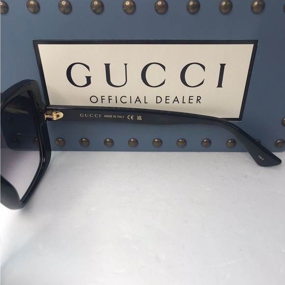 New - 💯Authentic Gucci Grey Gradient Square Ladies Sunglasses GG0632S 001 56 . - Picture 16 of 17